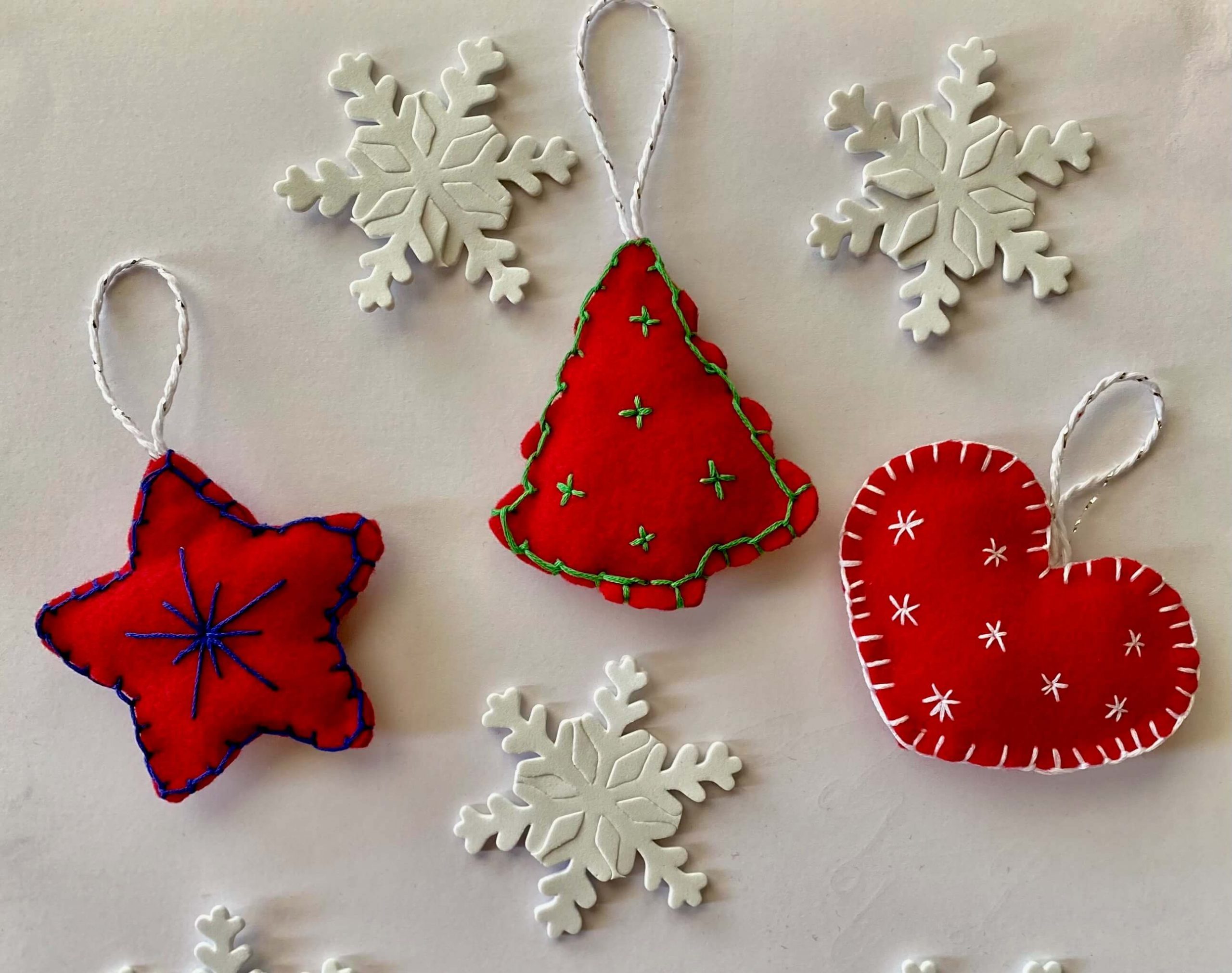 DIY Felt Christmas Ornaments - Love to stay home